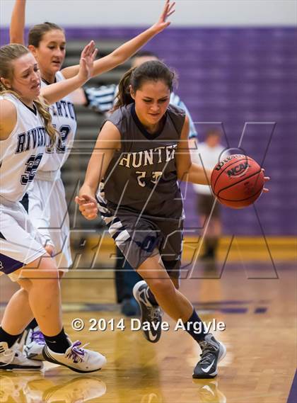 Thumbnail 2 in Hunter @ Riverton photogallery.
