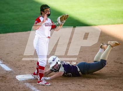 Thumbnail 1 in Hermleigh vs. D'Hanis (UIL 1A State Championship Game) photogallery.