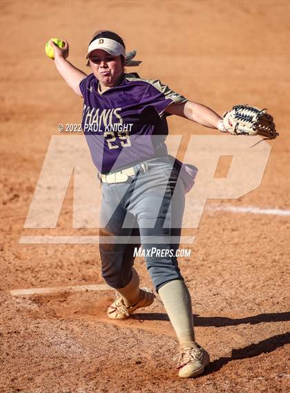 Thumbnail 2 in Hermleigh vs. D'Hanis (UIL 1A State Championship Game) photogallery.