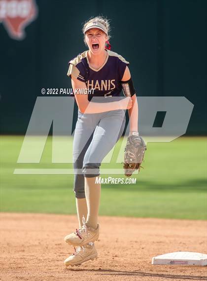 Thumbnail 2 in Hermleigh vs. D'Hanis (UIL 1A State Championship Game) photogallery.