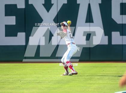 Thumbnail 3 in Hermleigh vs. D'Hanis (UIL 1A State Championship Game) photogallery.