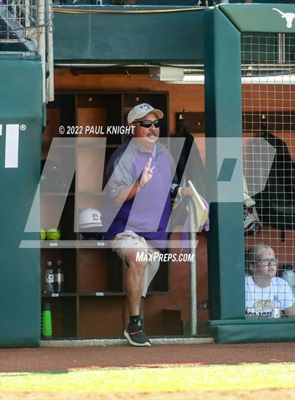 Thumbnail 1 in Hermleigh vs. D'Hanis (UIL 1A State Championship Game) photogallery.