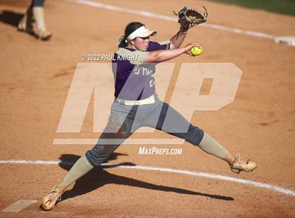 Thumbnail 2 in Hermleigh vs. D'Hanis (UIL 1A State Championship Game) photogallery.