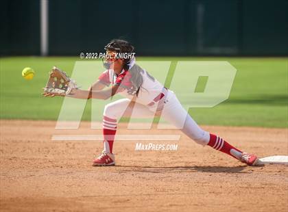 Thumbnail 2 in Hermleigh vs. D'Hanis (UIL 1A State Championship Game) photogallery.