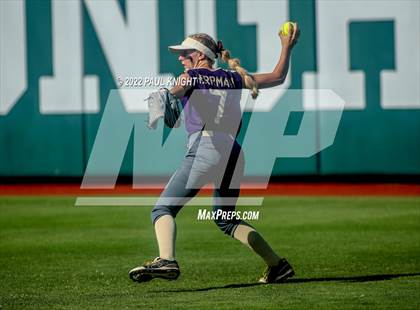 Thumbnail 2 in Hermleigh vs. D'Hanis (UIL 1A State Championship Game) photogallery.