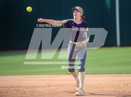 Thumbnail 2 in Hermleigh vs. D'Hanis (UIL 1A State Championship Game) photogallery.
