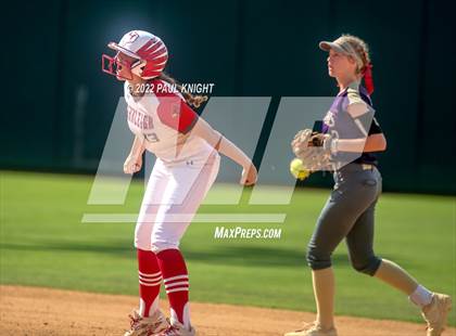 Thumbnail 3 in Hermleigh vs. D'Hanis (UIL 1A State Championship Game) photogallery.