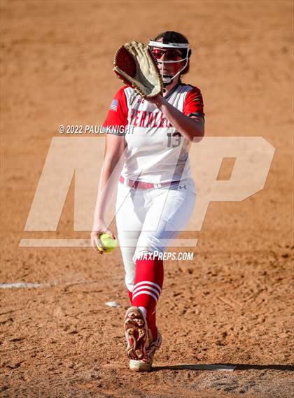 Thumbnail 3 in Hermleigh vs. D'Hanis (UIL 1A State Championship Game) photogallery.
