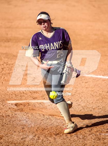 Thumbnail 1 in Hermleigh vs. D'Hanis (UIL 1A State Championship Game) photogallery.