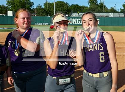 Thumbnail 2 in Hermleigh vs. D'Hanis (UIL 1A State Championship Game) photogallery.