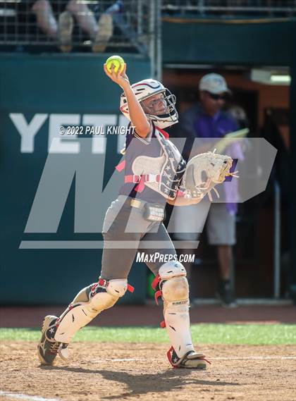 Thumbnail 1 in Hermleigh vs. D'Hanis (UIL 1A State Championship Game) photogallery.