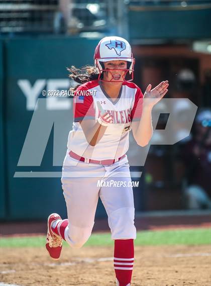 Thumbnail 1 in Hermleigh vs. D'Hanis (UIL 1A State Championship Game) photogallery.