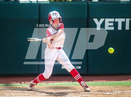 Thumbnail 3 in Hermleigh vs. D'Hanis (UIL 1A State Championship Game) photogallery.