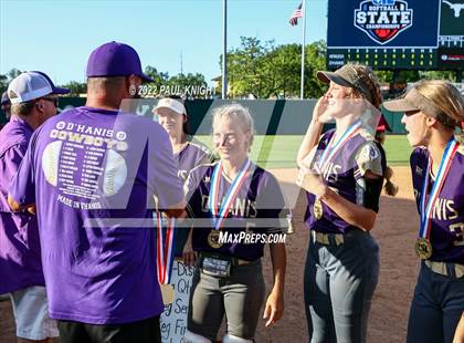 Thumbnail 1 in Hermleigh vs. D'Hanis (UIL 1A State Championship Game) photogallery.