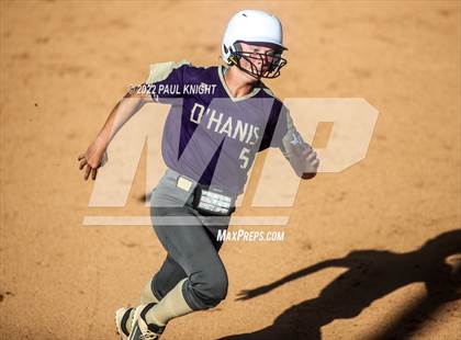 Thumbnail 3 in Hermleigh vs. D'Hanis (UIL 1A State Championship Game) photogallery.