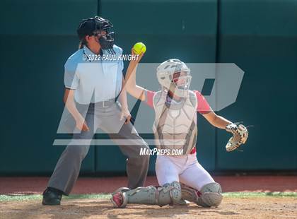 Thumbnail 3 in Hermleigh vs. D'Hanis (UIL 1A State Championship Game) photogallery.