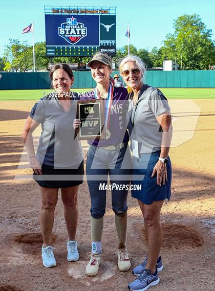 Thumbnail 3 in Hermleigh vs. D'Hanis (UIL 1A State Championship Game) photogallery.