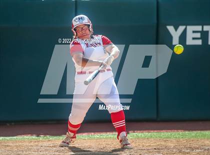 Thumbnail 3 in Hermleigh vs. D'Hanis (UIL 1A State Championship Game) photogallery.