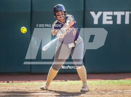 Thumbnail 1 in Hermleigh vs. D'Hanis (UIL 1A State Championship Game) photogallery.