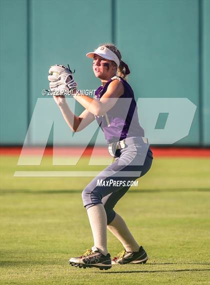 Thumbnail 3 in Hermleigh vs. D'Hanis (UIL 1A State Championship Game) photogallery.