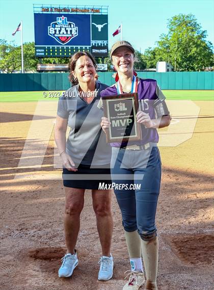 Thumbnail 1 in Hermleigh vs. D'Hanis (UIL 1A State Championship Game) photogallery.