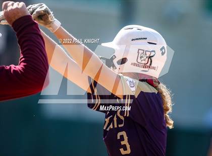 Thumbnail 2 in Hermleigh vs. D'Hanis (UIL 1A State Championship Game) photogallery.