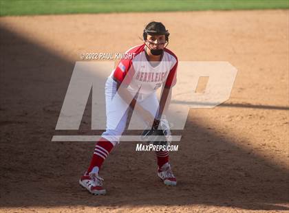 Thumbnail 2 in Hermleigh vs. D'Hanis (UIL 1A State Championship Game) photogallery.
