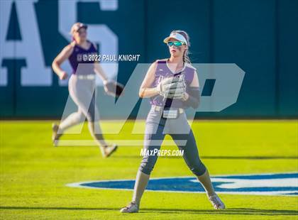 Thumbnail 1 in Hermleigh vs. D'Hanis (UIL 1A State Championship Game) photogallery.