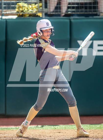 Thumbnail 1 in Hermleigh vs. D'Hanis (UIL 1A State Championship Game) photogallery.