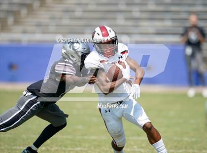 Thumbnail 3 in Guyer [John H.] vs Cedar Hill (Cotton Bowl Classic) photogallery.