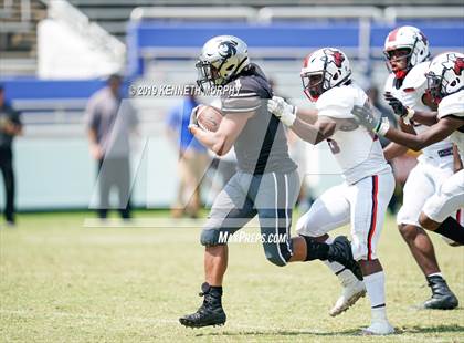 Thumbnail 2 in Guyer [John H.] vs Cedar Hill (Cotton Bowl Classic) photogallery.