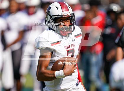 Thumbnail 3 in Guyer [John H.] vs Cedar Hill (Cotton Bowl Classic) photogallery.