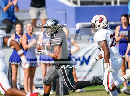 Thumbnail 1 in Guyer [John H.] vs Cedar Hill (Cotton Bowl Classic) photogallery.