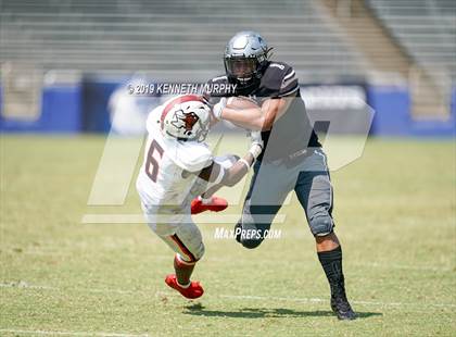 Thumbnail 2 in Guyer [John H.] vs Cedar Hill (Cotton Bowl Classic) photogallery.