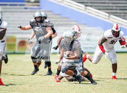 Thumbnail 3 in Guyer [John H.] vs Cedar Hill (Cotton Bowl Classic) photogallery.