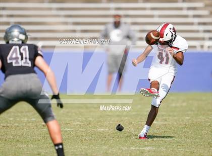 Thumbnail 1 in Guyer [John H.] vs Cedar Hill (Cotton Bowl Classic) photogallery.