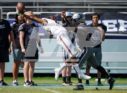 Thumbnail 2 in Guyer [John H.] vs Cedar Hill (Cotton Bowl Classic) photogallery.
