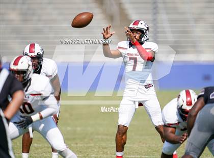Thumbnail 2 in Guyer [John H.] vs Cedar Hill (Cotton Bowl Classic) photogallery.