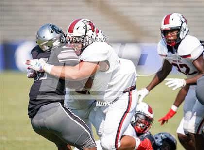Thumbnail 2 in Guyer [John H.] vs Cedar Hill (Cotton Bowl Classic) photogallery.