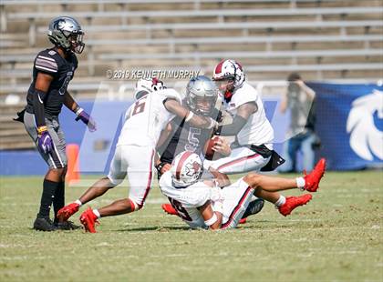 Thumbnail 3 in Guyer [John H.] vs Cedar Hill (Cotton Bowl Classic) photogallery.