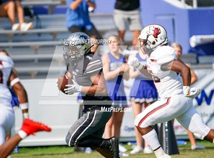 Thumbnail 2 in Guyer [John H.] vs Cedar Hill (Cotton Bowl Classic) photogallery.