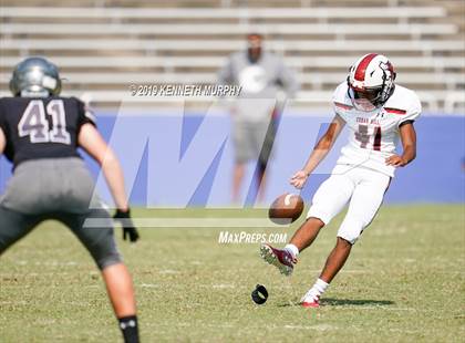 Thumbnail 3 in Guyer [John H.] vs Cedar Hill (Cotton Bowl Classic) photogallery.