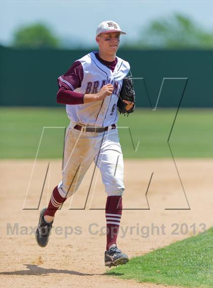 Thumbnail 2 in Hallettsville vs. Marion (UIL 2A Region IV Regional Finals) photogallery.