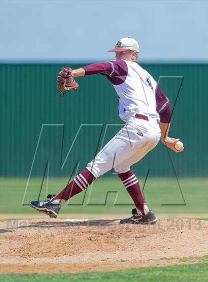 Thumbnail 2 in Hallettsville vs. Marion (UIL 2A Region IV Regional Finals) photogallery.