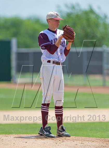 Thumbnail 3 in Hallettsville vs. Marion (UIL 2A Region IV Regional Finals) photogallery.