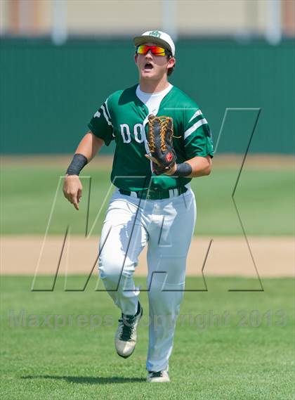 Thumbnail 1 in Hallettsville vs. Marion (UIL 2A Region IV Regional Finals) photogallery.