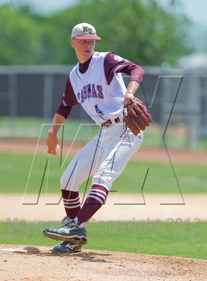 Thumbnail 1 in Hallettsville vs. Marion (UIL 2A Region IV Regional Finals) photogallery.