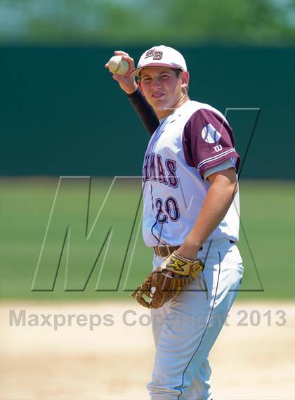 Thumbnail 3 in Hallettsville vs. Marion (UIL 2A Region IV Regional Finals) photogallery.