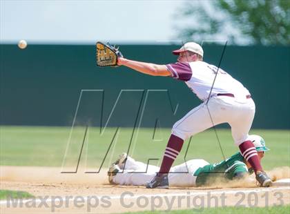 Thumbnail 2 in Hallettsville vs. Marion (UIL 2A Region IV Regional Finals) photogallery.