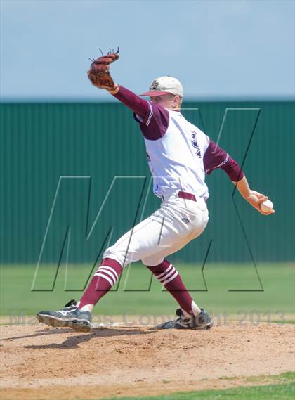 Thumbnail 3 in Hallettsville vs. Marion (UIL 2A Region IV Regional Finals) photogallery.